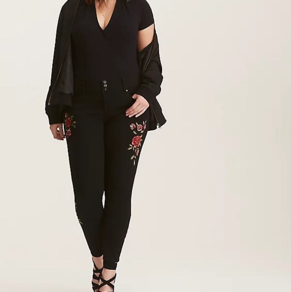 Super Stretch Floral Embroidered Jegging